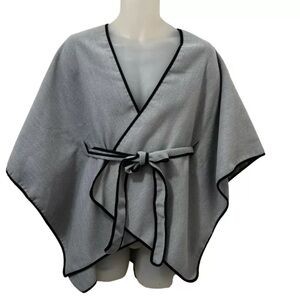 New Vince Camuto Capelet cape size small